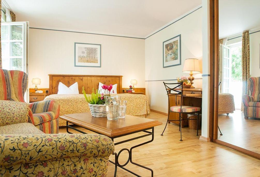 Landgasthof & Hotel Jagdhof Stralsund Bilik gambar
