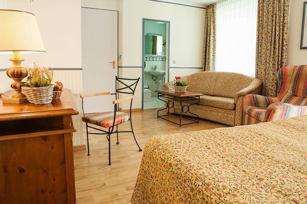 Landgasthof & Hotel Jagdhof Stralsund Bilik gambar