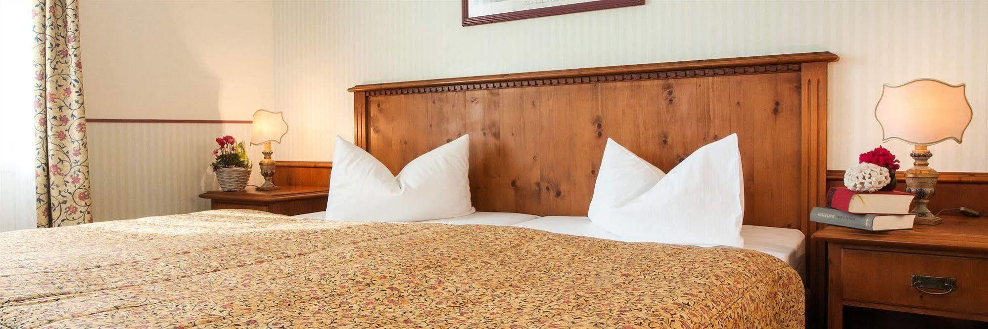 Landgasthof & Hotel Jagdhof Stralsund Luaran gambar
